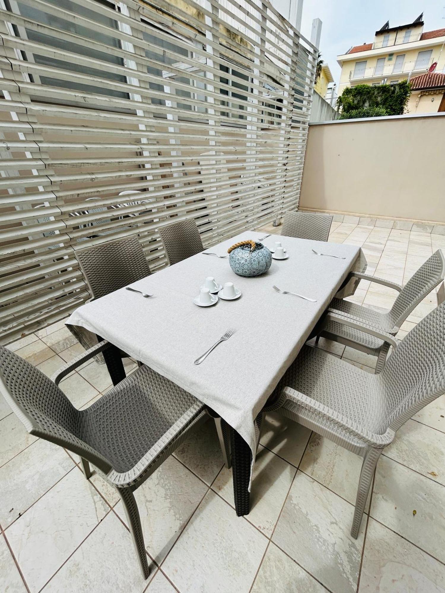 Ferienwohnung Menotti 3A-Flexrent Abissinia Riccione Exterior foto
