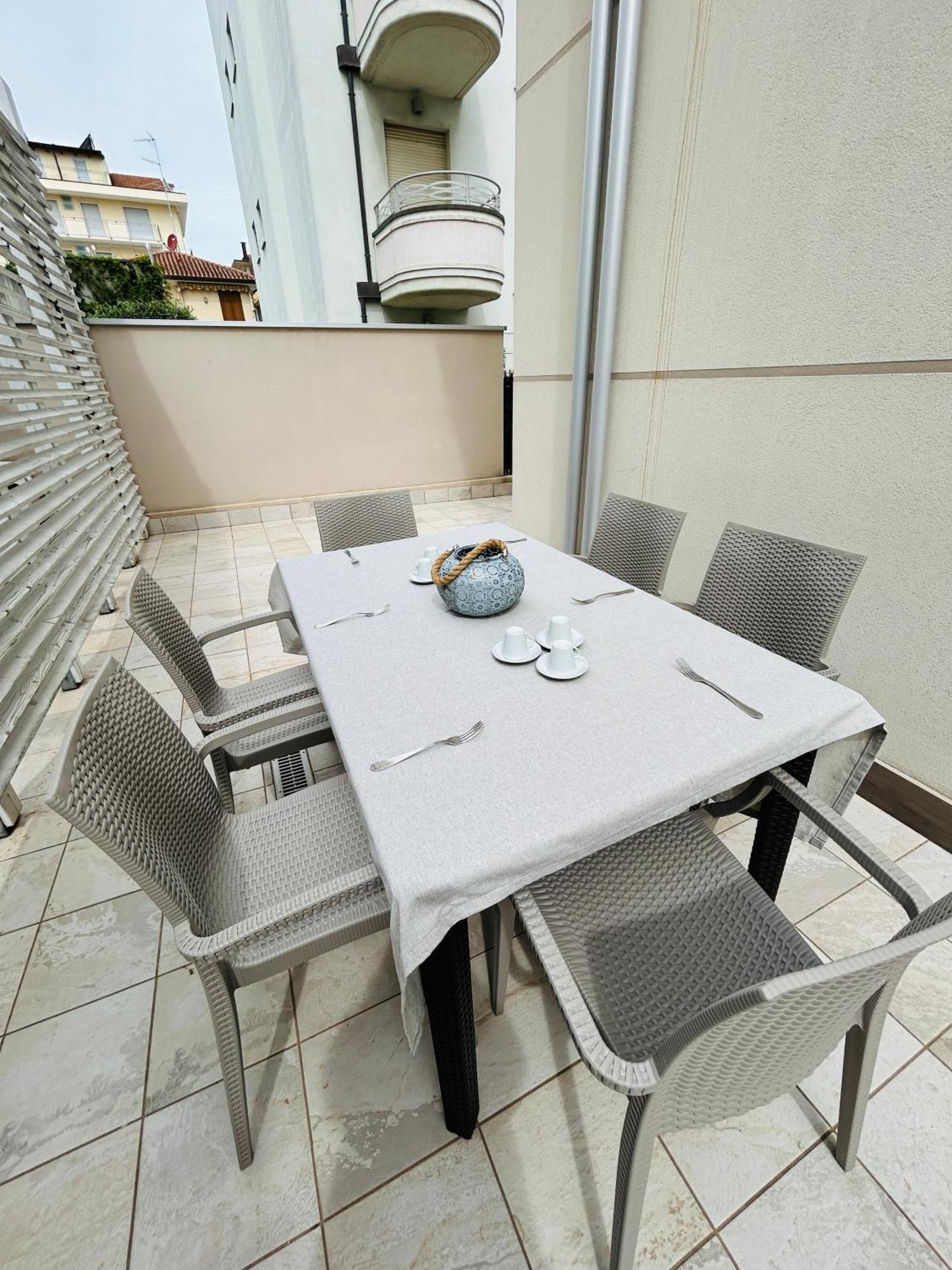 Ferienwohnung Menotti 3A-Flexrent Abissinia Riccione Exterior foto